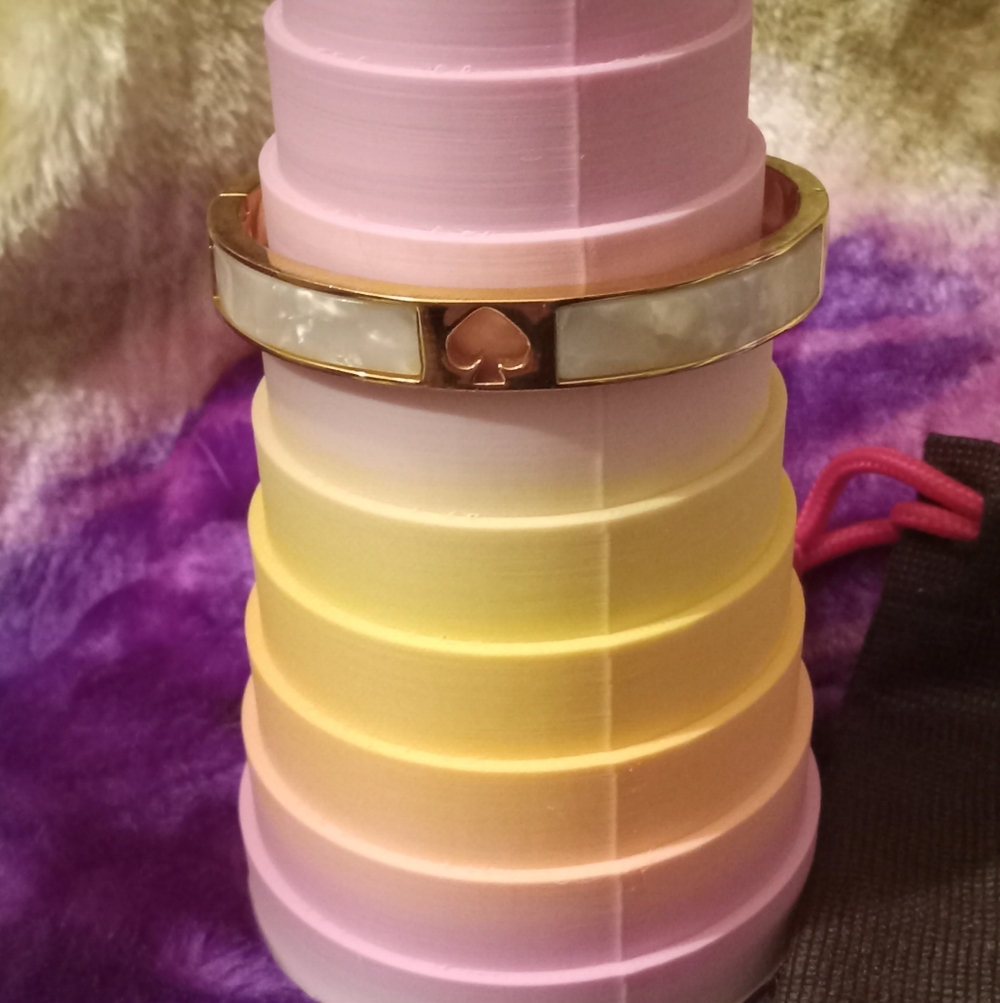 Kate Spade Hole Punch Spade Gold Mother Of Pearl Hinge Bangle Bracelet/Dust Bag - Picture 2 of 7